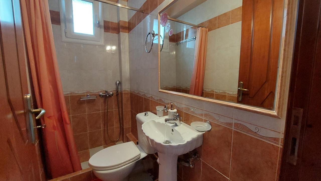 Makarios Apartment Near Athens Aiport สปาตา ภายนอก รูปภาพ