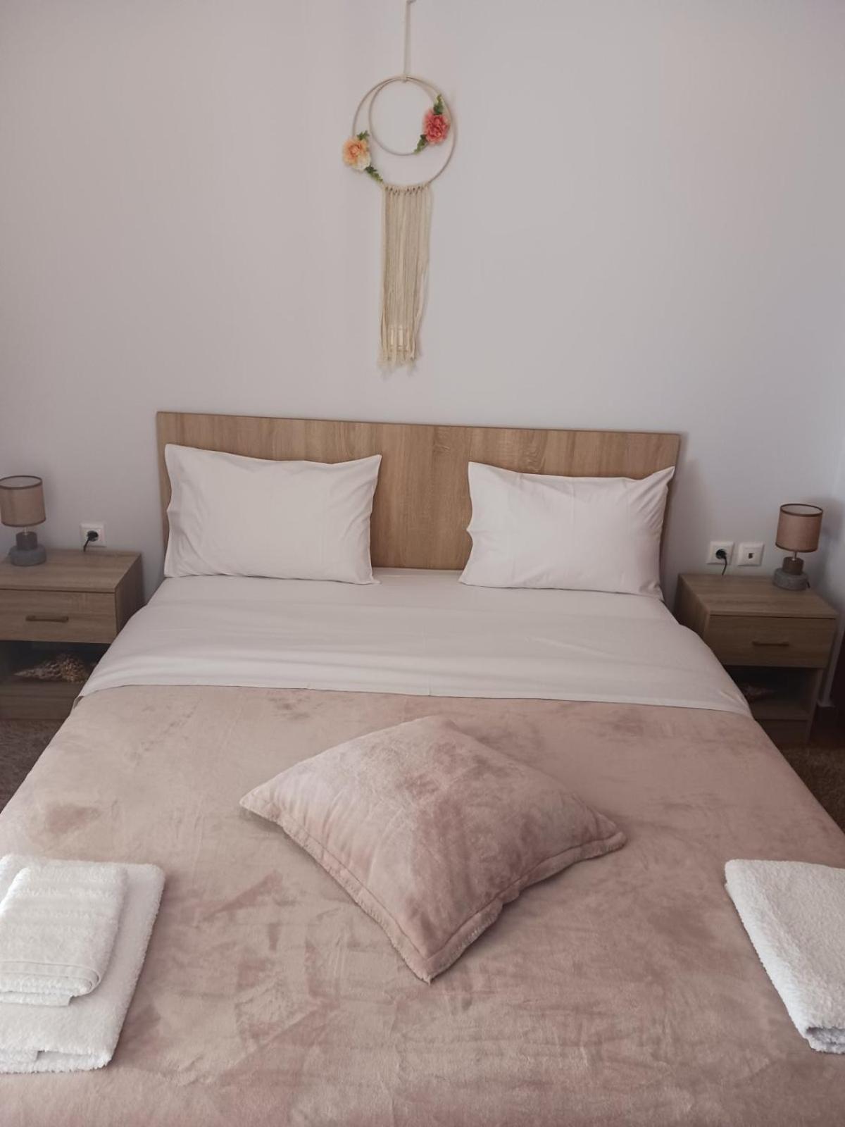 Makarios Apartment Near Athens Aiport สปาตา ภายนอก รูปภาพ