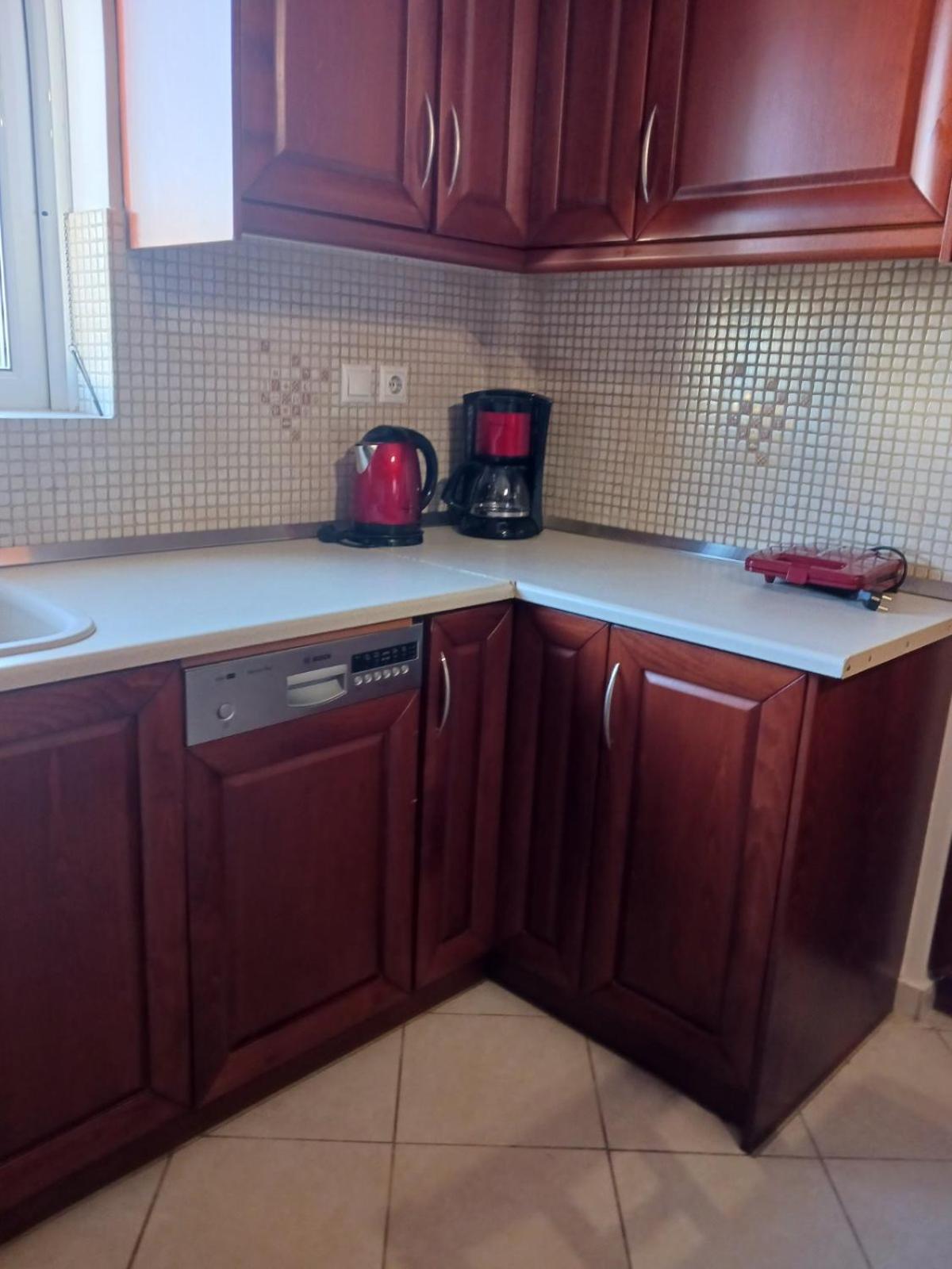 Makarios Apartment Near Athens Aiport สปาตา ภายนอก รูปภาพ